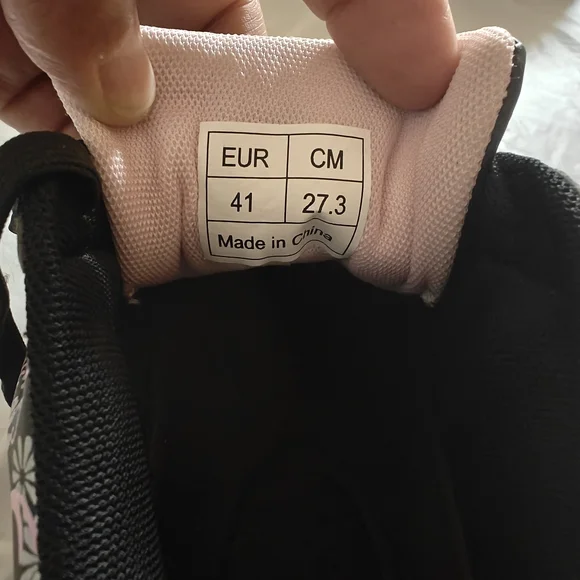 Double-Row Deform Wheel Automatic Walking Shoes Invisible Roller Skate Size 9.5 - Picture 9 of 9